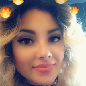 Meet your Posher, Clarissa